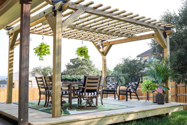 Choosing the Right Pergola for Your Deck